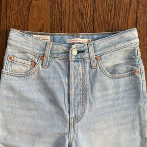 Levi's Ribcage Straight Jeans with button fly